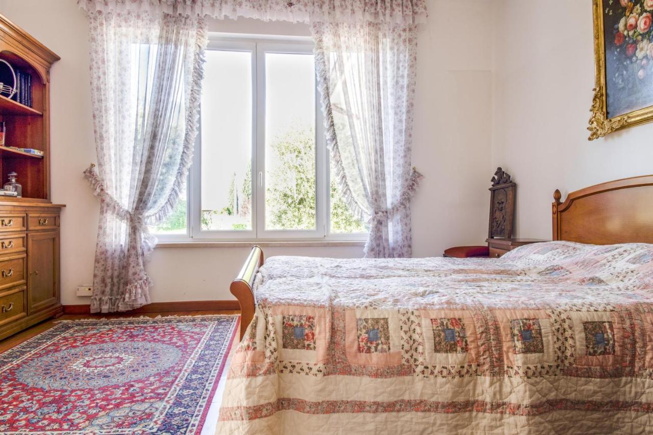 Villa Carini With 3000 Mq Garden & Heated Pool Castelnuovo del Garda Εξωτερικό φωτογραφία