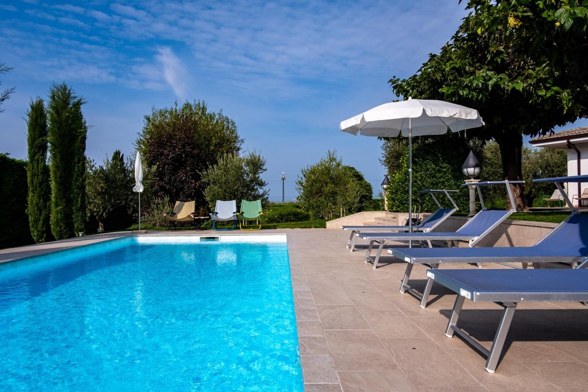 Villa Carini With 3000 Mq Garden & Heated Pool Castelnuovo del Garda Εξωτερικό φωτογραφία