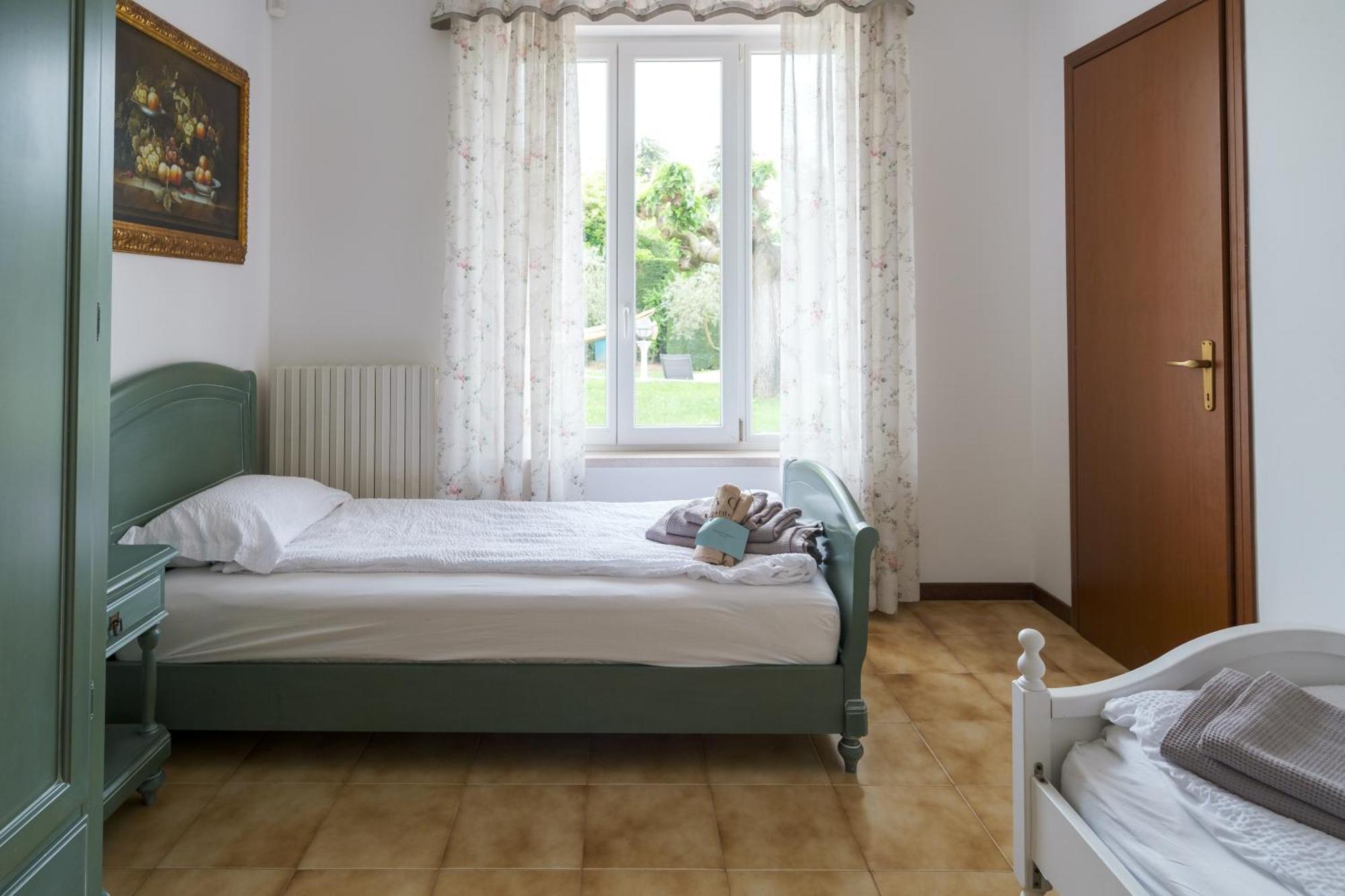Villa Carini With 3000 Mq Garden & Heated Pool Castelnuovo del Garda Εξωτερικό φωτογραφία